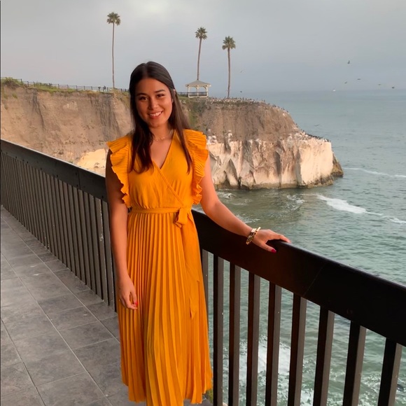 Meet your Posher, Emily - Picture 3 of 8